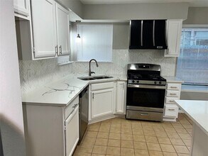 3111 Timber View Dr in Sugar Land, TX - Building Photo - Building Photo
