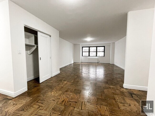 East 89 Street in New York, NY - Building Photo - Building Photo