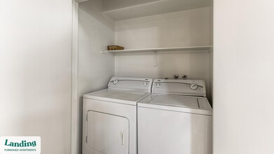 5145 Rawhide St, Unit 123 in Las Vegas, NV - Foto de edificio - Building Photo