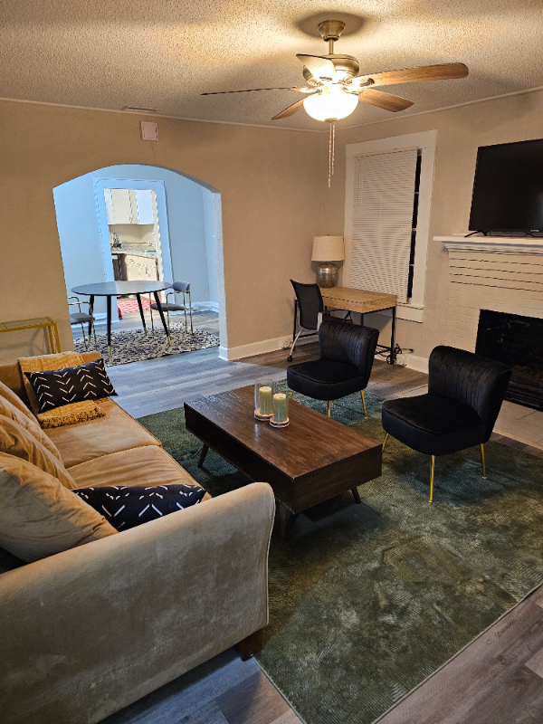property at 830 W Gordon Ave
