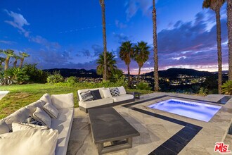 24366 La Masina Ct in Calabasas, CA - Building Photo - Building Photo