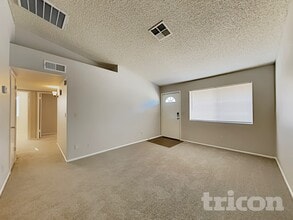 7044 W Taylor St in Phoenix, AZ - Foto de edificio - Building Photo