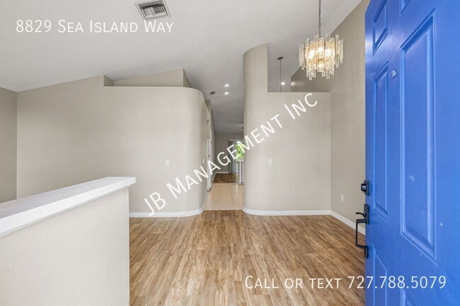 8829 Sea Island Way in Tampa, FL - Building Photo - Building Photo