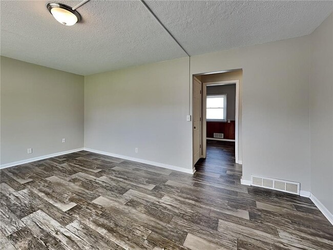 1103 44th Ave NE in Minneapolis, MN - Building Photo - Building Photo