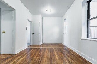 4706 49th St in Woodside, NY - Building Photo - Interior Photo