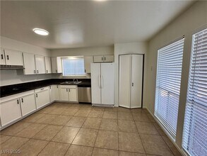 2539 Winterwood Blvd in Las Vegas, NV - Building Photo - Building Photo