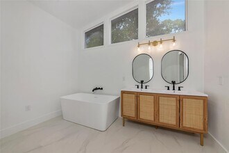 1658 Ridgewood Ln in Sarasota, FL - Building Photo - Building Photo