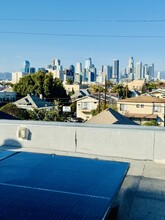 215 E 29th St in Los Angeles, CA - Building Photo - Building Photo
