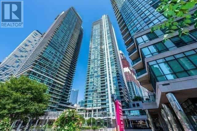 18-1518 Harbour St in Toronto, ON - Building Photo