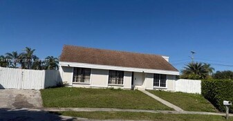 20610 SW 120th Pl in Miami, FL - Building Photo