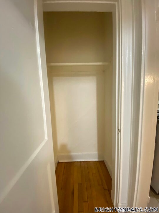 135 Washington St in Boston, MA - Building Photo