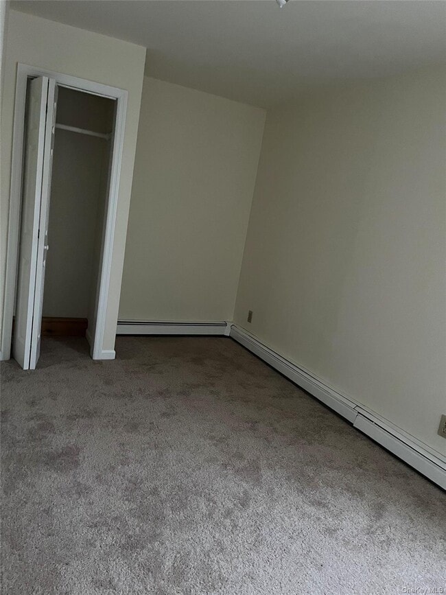 21 Franklindale Ave in Wappingers Falls, NY - Foto de edificio - Building Photo