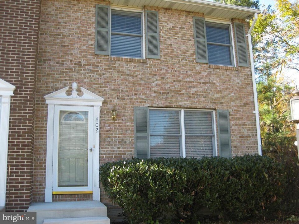 402 Windy Knoll Dr in Mount Airy, MD - Building Photo