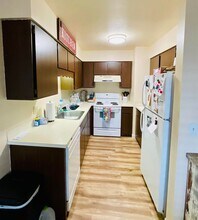 376 Reservoir Dr-Unit -Elks Duplex B (EDB) in Lewiston, ID - Foto de edificio - Building Photo