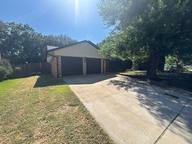 property at 3730 Twin Oak Ct