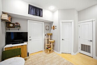 3510 16th St NW, Unit 204 in Washington, DC - Building Photo - Building Photo