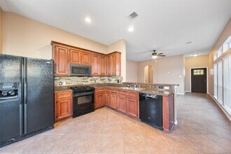 9307 Sunlit Park Dr in Humble, TX - Building Photo - Building Photo