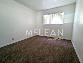 680 N Ashurst Ct in Palm Springs, CA - Building Photo - Building Photo