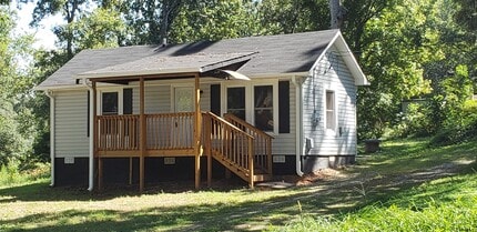 6721 Jewel Ave in Jamestown, NC - Building Photo - Building Photo