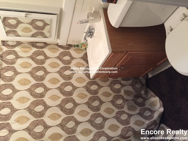 17-19 Washington St. Unit 309 in Malden, MA - Foto de edificio - Building Photo