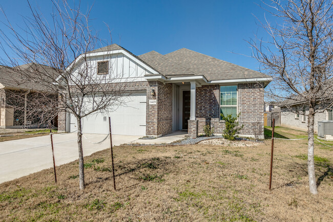 14419 Rifleman Rd in San Antonio, TX - Building Photo - Building Photo