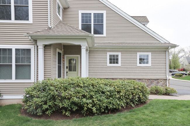 45 Bradford Walk in Farmington, CT - Building Photo - Building Photo