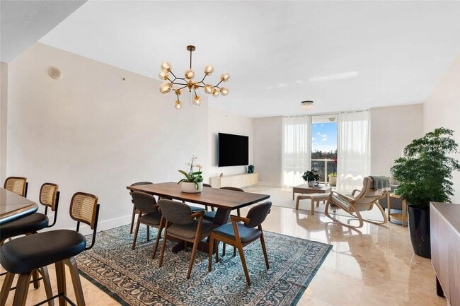 14951 Royal Oaks Ln in North Miami, FL - Building Photo - Building Photo