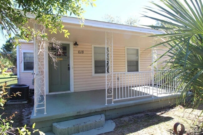 property at 618 N B St