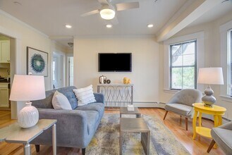 214 Commonwealth Ave in Boston, MA - Building Photo - Building Photo