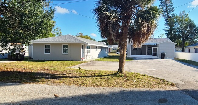 3259 36th Ave N in St. Petersburg, FL - Building Photo - Building Photo