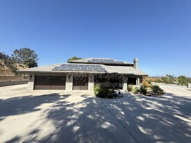 2210 Running Spring Pl in Encinitas, CA - Building Photo