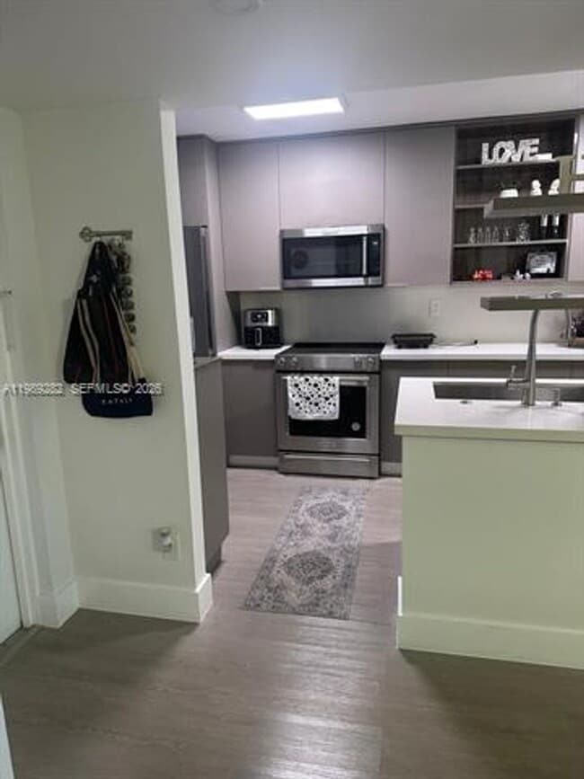 1811 Sabal Palm Dr in Davie, FL - Building Photo - Building Photo