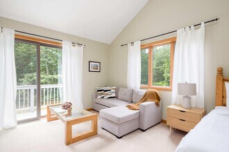 1653 Millstone Rd in Sag Harbor, NY - Foto de edificio - Building Photo