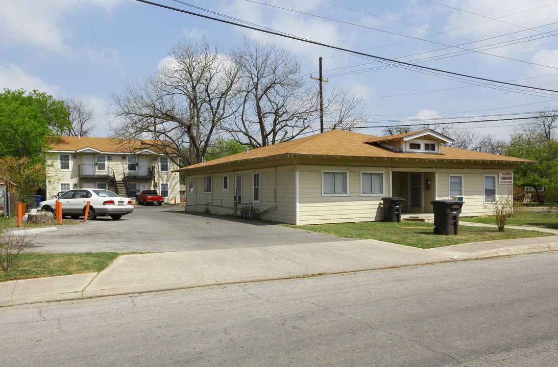 Terrell Avenue Apartments in San Antonio, TX - Building Photo