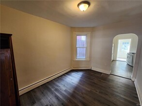 926 Mechanic St, Unit 203-2 in Bethlehem, PA - Building Photo - Building Photo