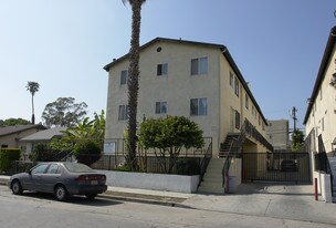 5533 Romaine St Apartments