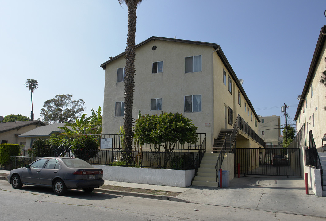 5533 Romaine St in Los Angeles, CA - Building Photo