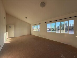 911 N Beaudry Ave in Los Angeles, CA - Foto de edificio - Building Photo