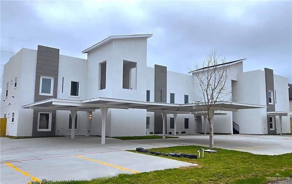 3201 Magdalena St, Unit 5 in Mission, TX - Building Photo