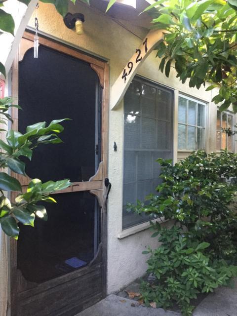 4927 Cahuenga Blvd in Los Angeles, CA - Building Photo