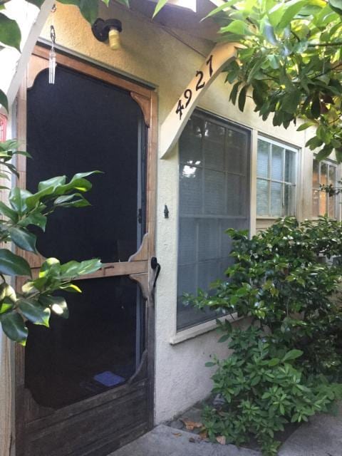 property at 4927 Cahuenga Blvd
