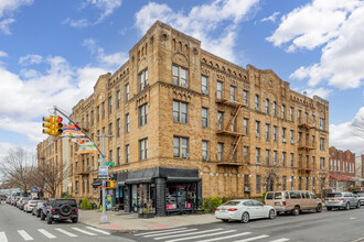 210 E 51st St in Brooklyn, NY - Building Photo - Primary Photo