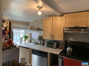 804 Hinton Ave in Charlottesville, VA - Building Photo - Building Photo