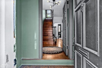 276 Lewiston Rd in Grosse Pointe Farms, MI - Foto de edificio - Building Photo