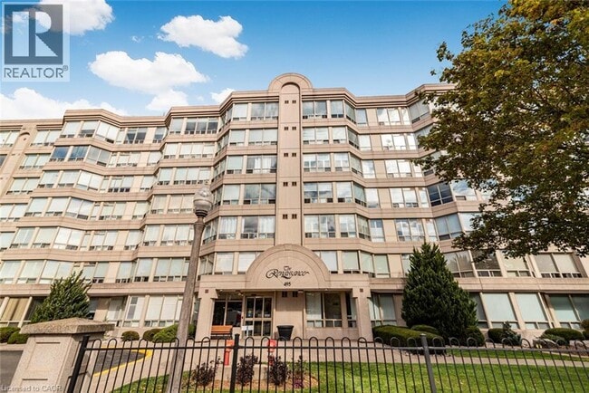 495 Hwy 8 in Hamilton, ON - Building Photo - Building Photo