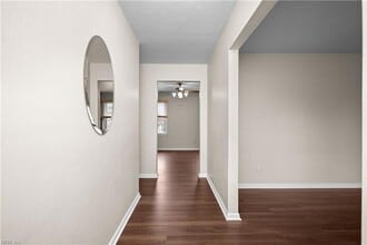 821 Gene Crescent in Chesapeake, VA - Foto de edificio - Building Photo