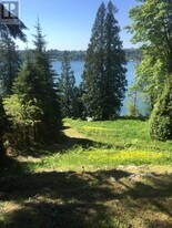 3707 Dollarton Hwy in North Vancouver, BC - Building Photo
