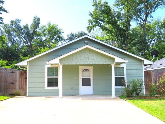 property at 704 W 25th St