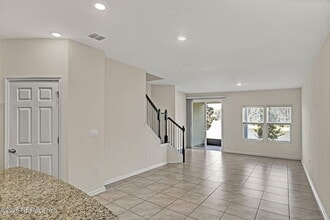 443 Coastline Wy in St. Augustine, FL - Foto de edificio - Building Photo