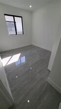 40 SW 34th Ave, Unit A in Miami, FL - Building Photo - Building Photo